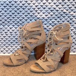 Steve Madden lace up 4” block heel
